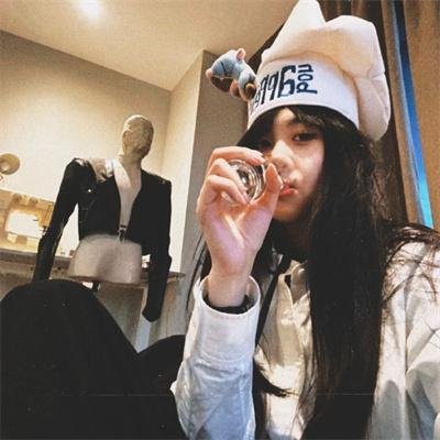女机械人 海报